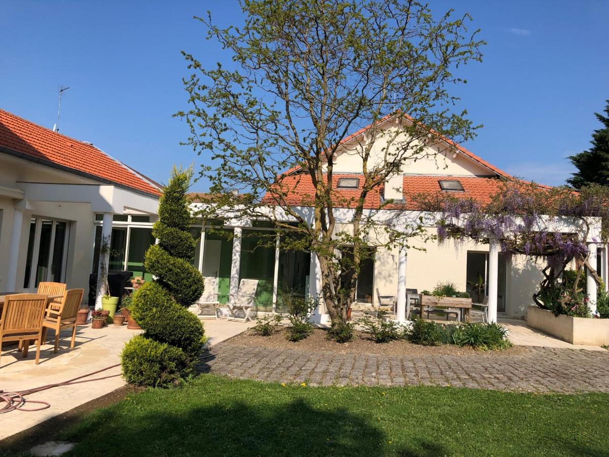 Le Jardin De Fresnes Acomodação com café da manhã Exterior foto