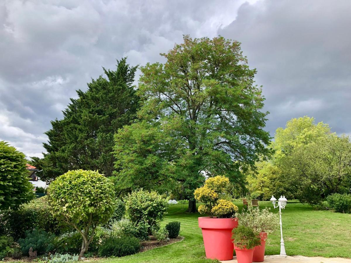 Le Jardin De Fresnes Acomodação com café da manhã Exterior foto